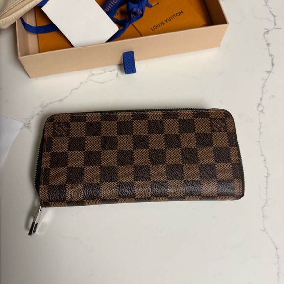 Louis Vuitton Dark Brown Checkered Wallet - Picture 1 of 7
